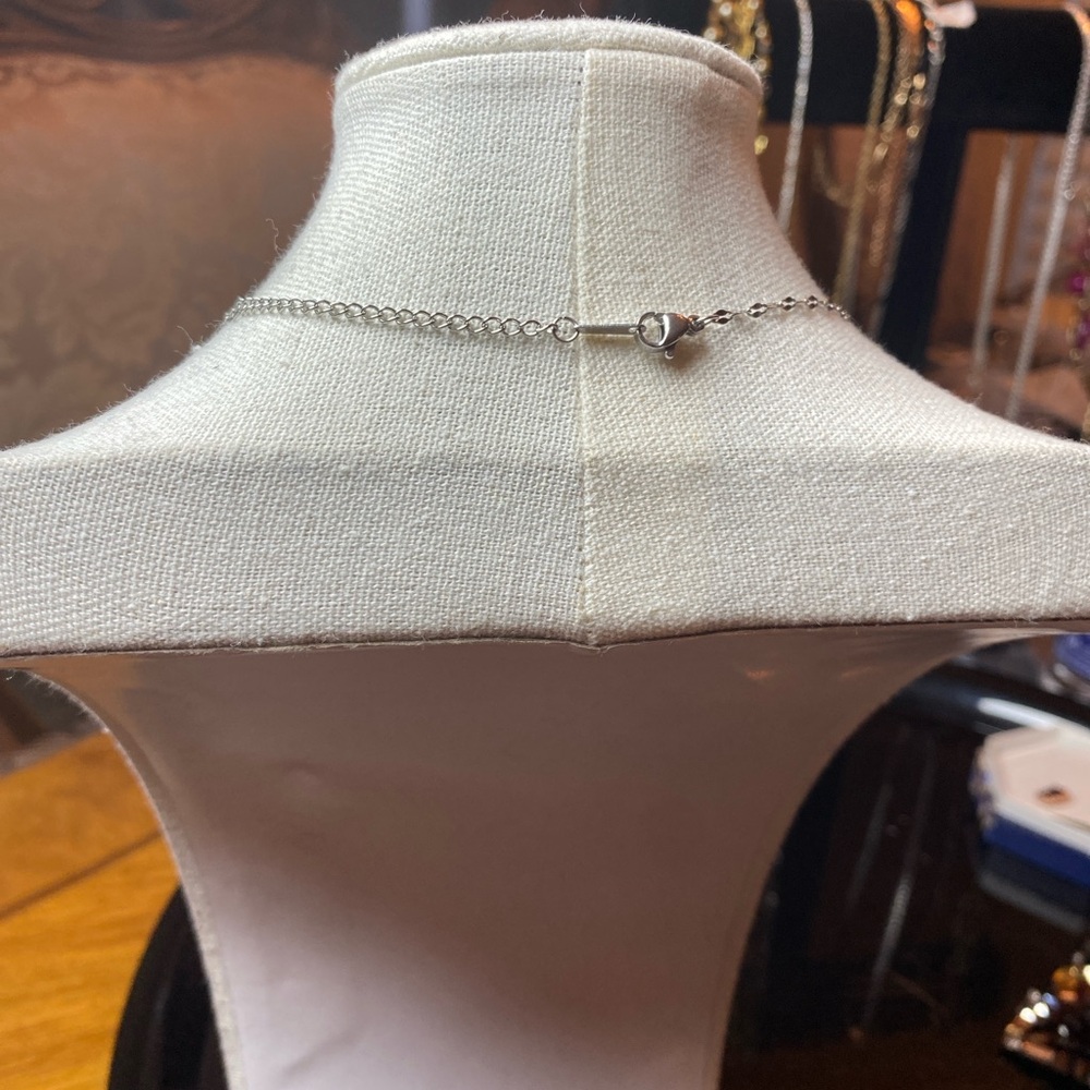 Pretty Bird Silver Necklace with Black Clover Pendant - Picture 4 of 6